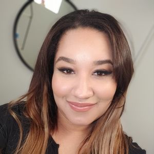 Meet your Posher, Daniela